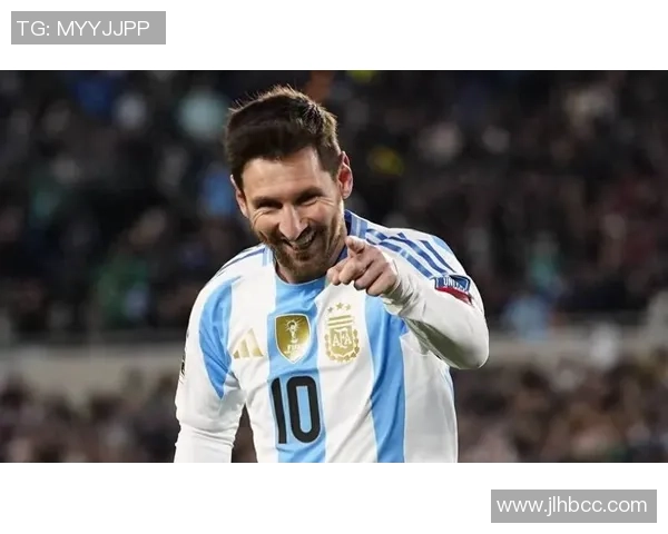 足球明星驰骋绿茵场 展现速度与技巧的极限冲刺