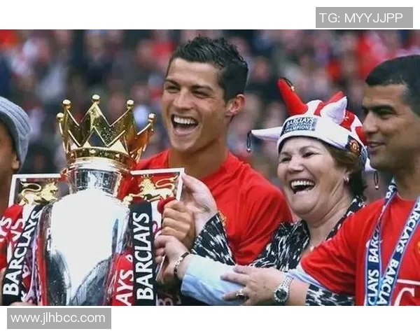 足球巨星家庭揭秘 三个孩子名字背后的故事与意义 足球巨星家庭揭秘 三个孩子名字背后的故事与意义