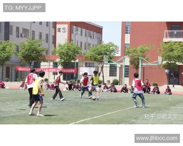 阜阳足球球星崛起助力地方足球发展 展现拼搏精神与未来潜力 阜阳足球球星崛起助力地方足球发展 展现拼搏精神与未来潜力